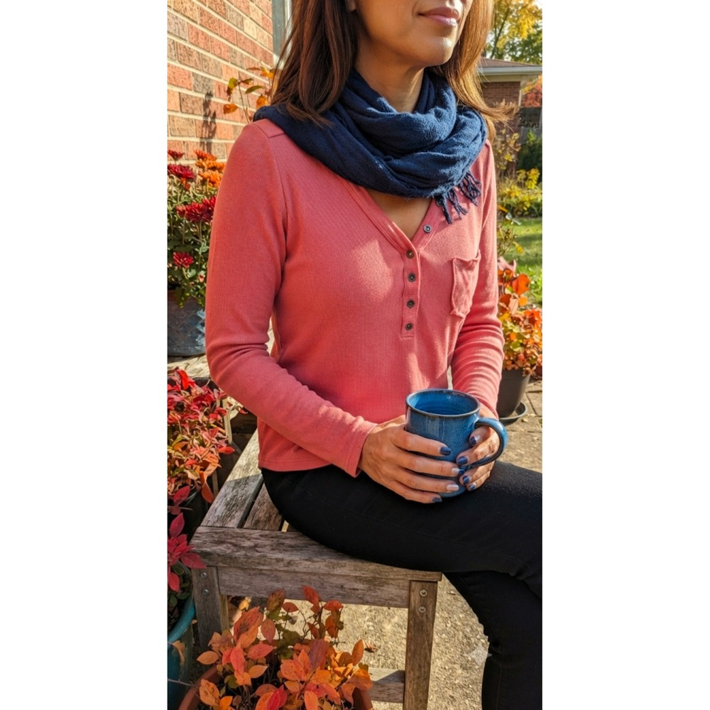POL Womens Coral Pink Ribbed Knit Long Sleeve Henley V-Neck Thermal Top Size M